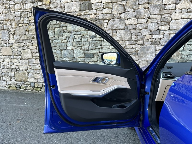 2022 (22) BMW 3 SERIES 320i M Sport 5dr Touring 5191331