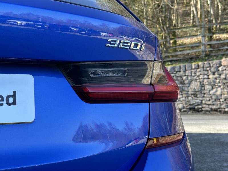 2022 (22) BMW 3 SERIES 320i M Sport 5dr Touring 5191294
