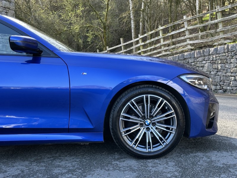 2022 (22) BMW 3 SERIES 320i M Sport 5dr Touring 5191354