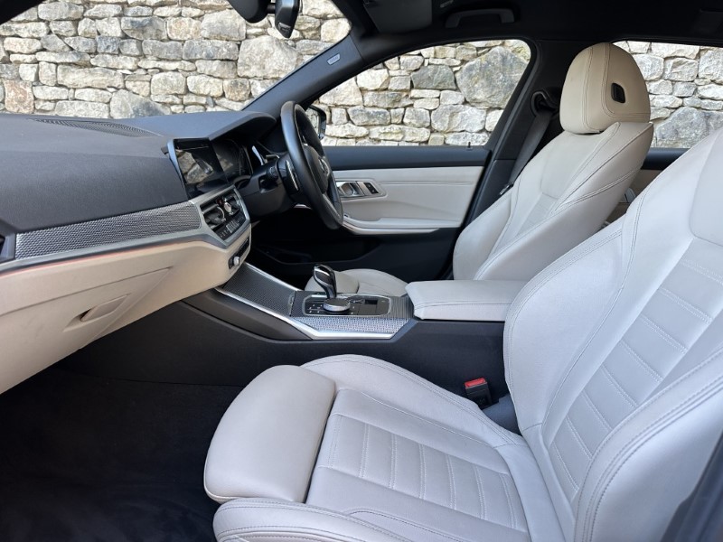 2022 (22) BMW 3 SERIES 320i M Sport 5dr Touring 5191324