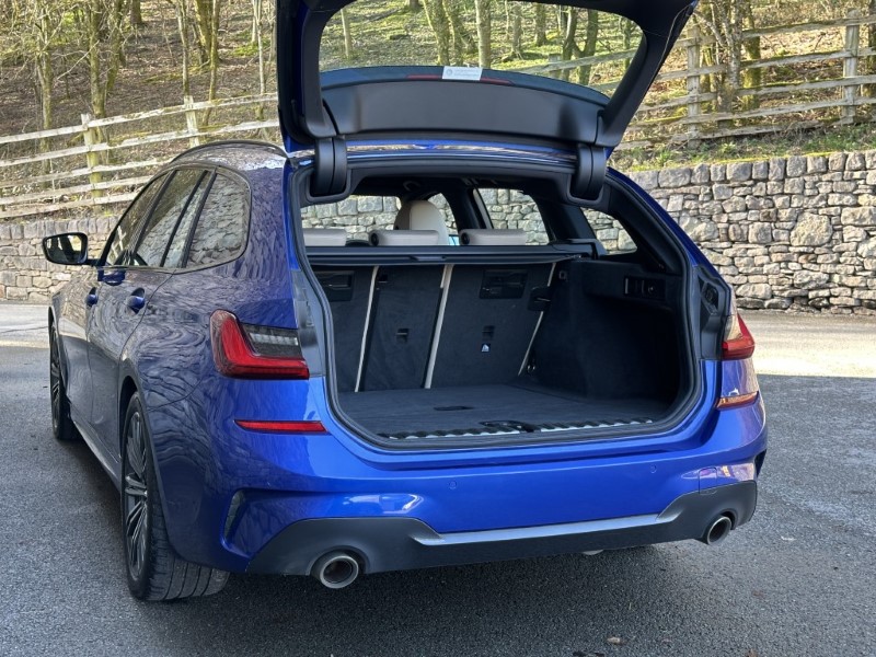 2022 (22) BMW 3 SERIES 320i M Sport 5dr Touring 5191288