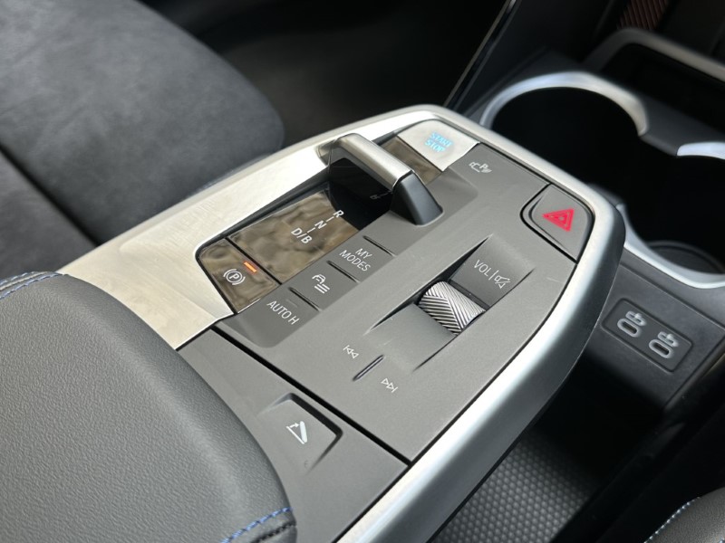 2025 (75) BMW iX2 150kW eDrive20 M Sport 65kWh 5dr Auto 5115131