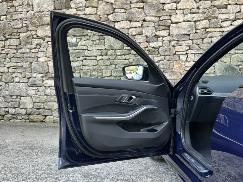 2020 (20) BMW 3 SERIES 330d M Sport Plus Edition Touring 5166406