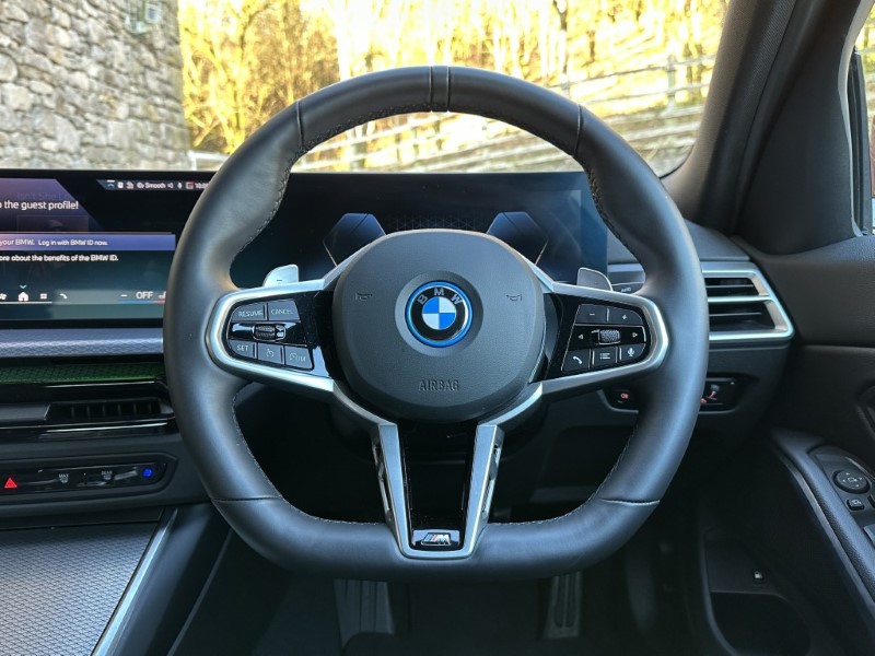 2025 (75) BMW 3 SERIES 330e M Sport Saloon 5118192