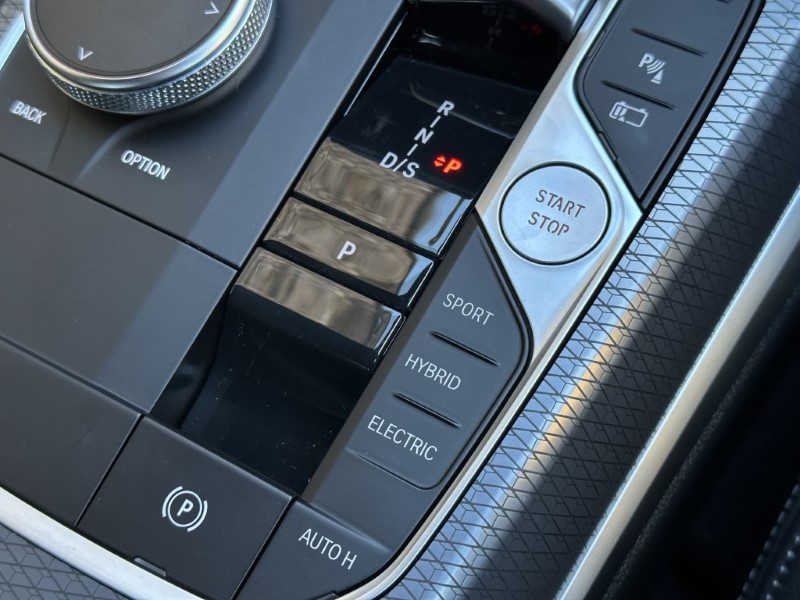 2025 (75) BMW 3 SERIES 330e M Sport Saloon 5118196