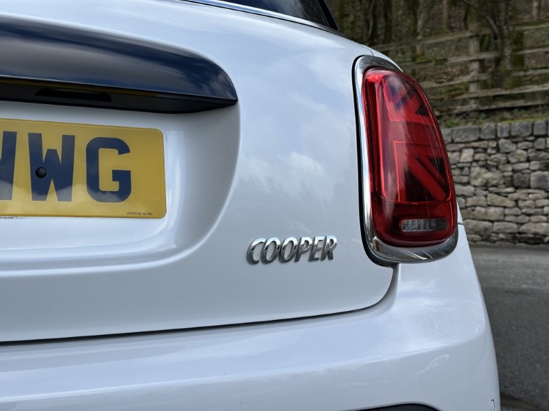 2022 (72) MINI HATCHBACK 1.5 Cooper Classic 3dr Auto 5178381
