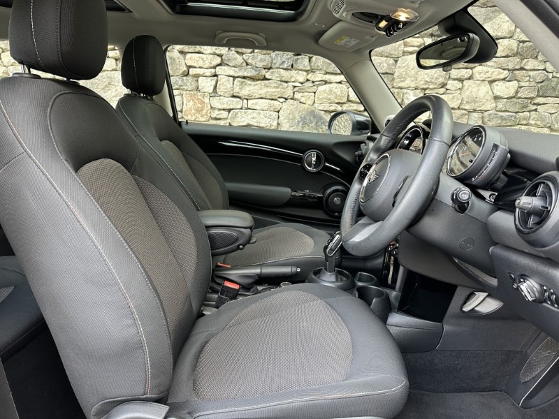 2022 (72) MINI HATCHBACK 1.5 Cooper Classic 3dr Auto 5178385