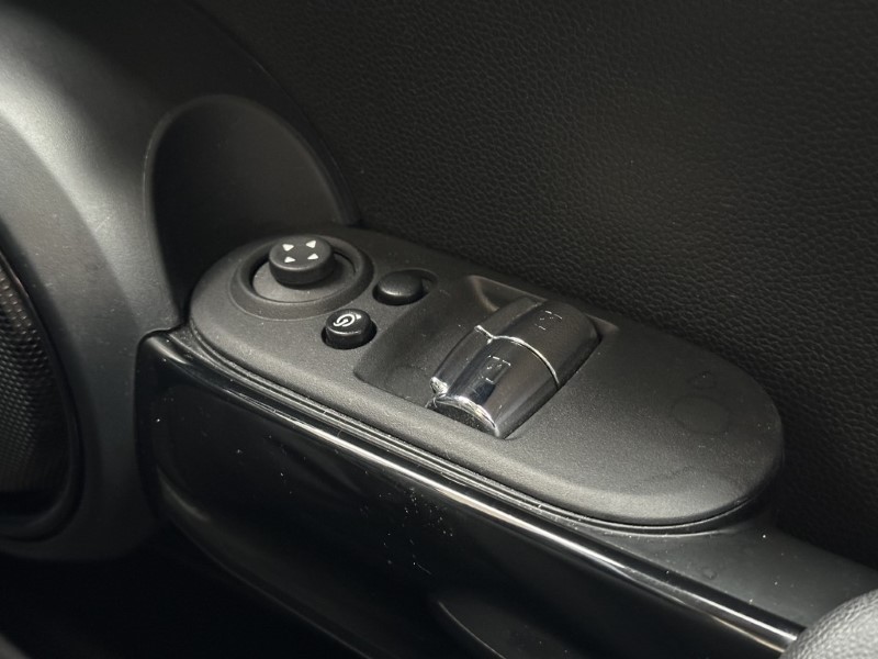 2022 (72) MINI HATCHBACK 1.5 Cooper Classic 3dr Auto 5178399