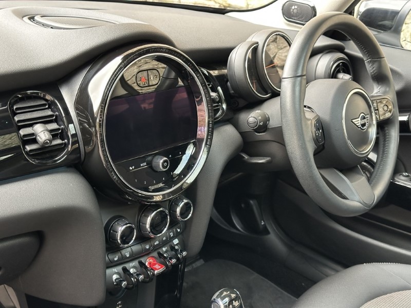 2022 (72) MINI HATCHBACK 1.5 Cooper Classic 3dr Auto 5178408