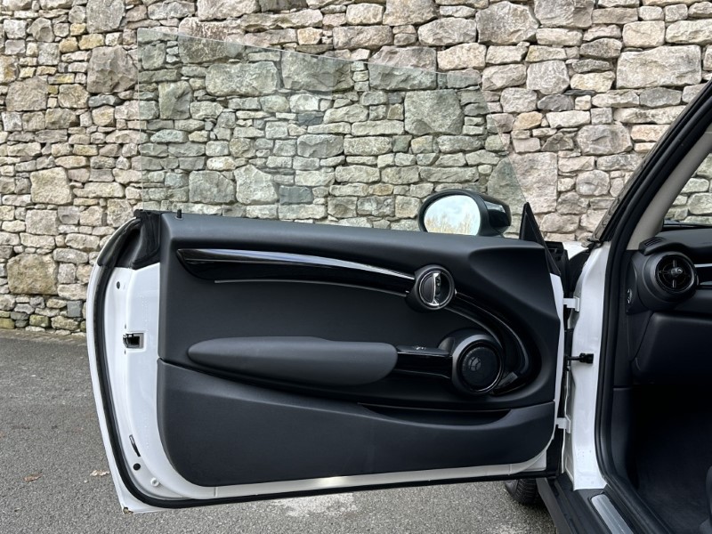 2022 (72) MINI HATCHBACK 1.5 Cooper Classic 3dr Auto 5178415