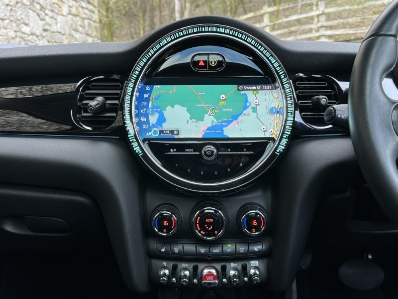 2022 (72) MINI HATCHBACK 1.5 Cooper Classic 3dr Auto 5178392