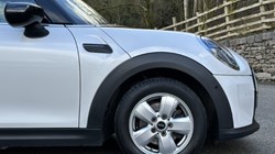 2022 (72) MINI HATCHBACK 1.5 Cooper Classic 3dr Auto 5178438