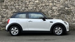 2022 (72) MINI HATCHBACK 1.5 Cooper Classic 3dr Auto 5178377