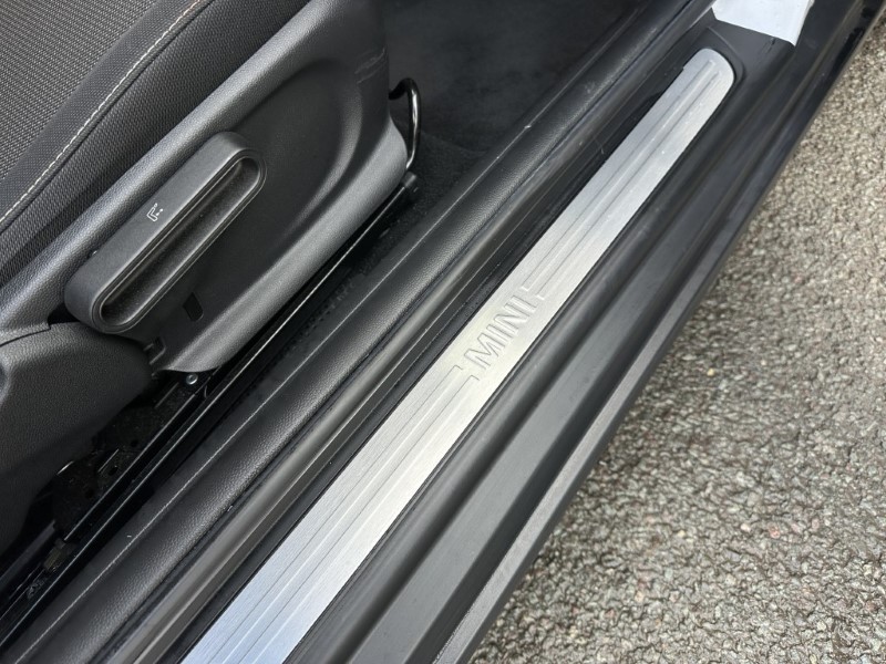 2022 (72) MINI HATCHBACK 1.5 Cooper Classic 3dr Auto 5178386