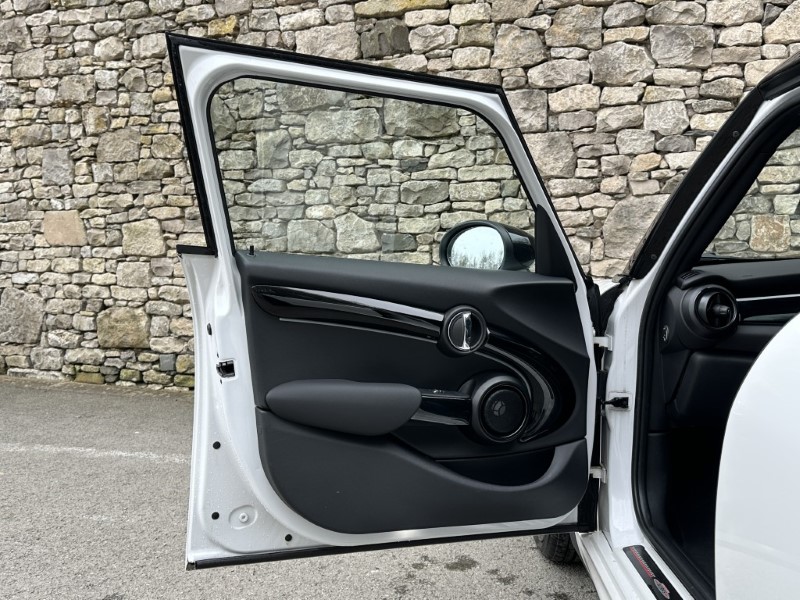 2023 (73) MINI HATCHBACK 2.0 Cooper S Sport Premium Plus 5dr Auto 5209314