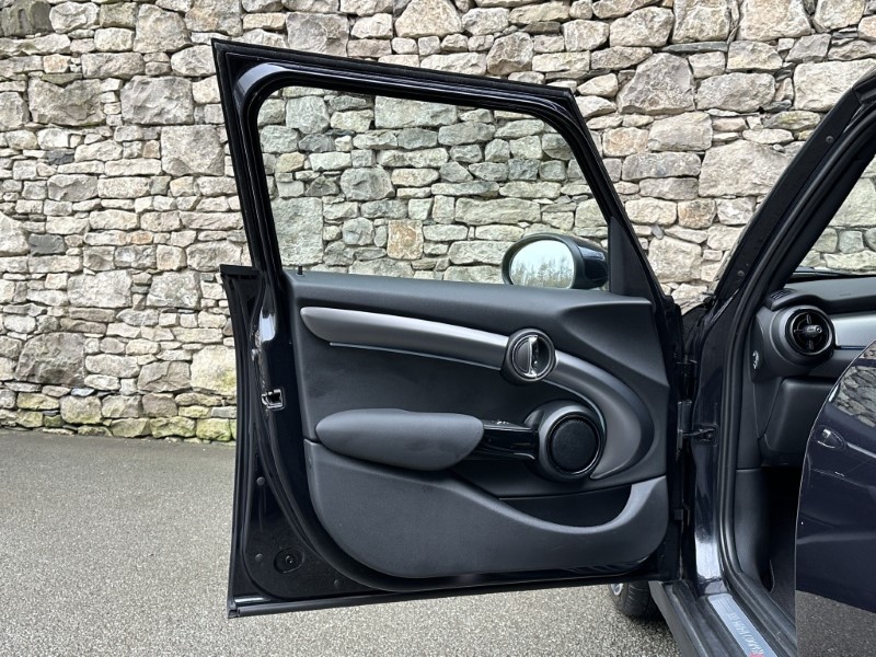 2024 (24) MINI HATCHBACK 2.0 Cooper S Exclusive Premium 5dr Auto 5154370