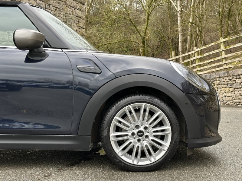 2023 (23) MINI CONVERTIBLE 1.5 Cooper Exclusive Premium Plus 2dr Auto 5179033