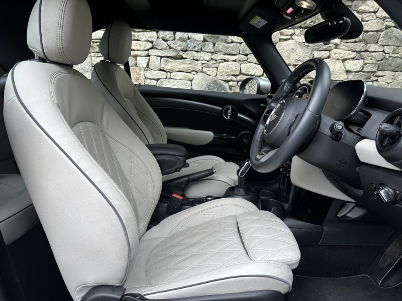 2023 (23) MINI CONVERTIBLE 1.5 Cooper Exclusive Premium Plus 2dr Auto 5178981