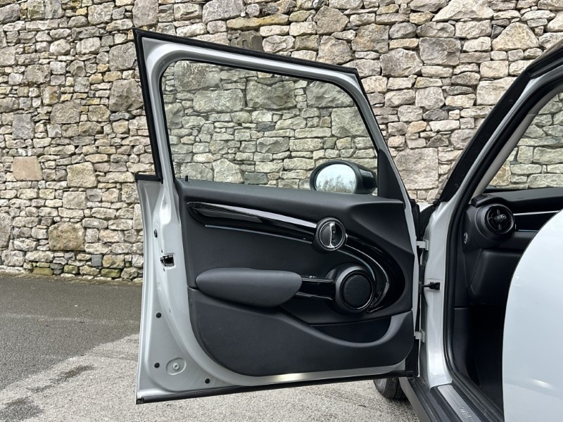 2022 (22) MINI HATCHBACK 1.5 Cooper Classic 5dr Auto 5172318