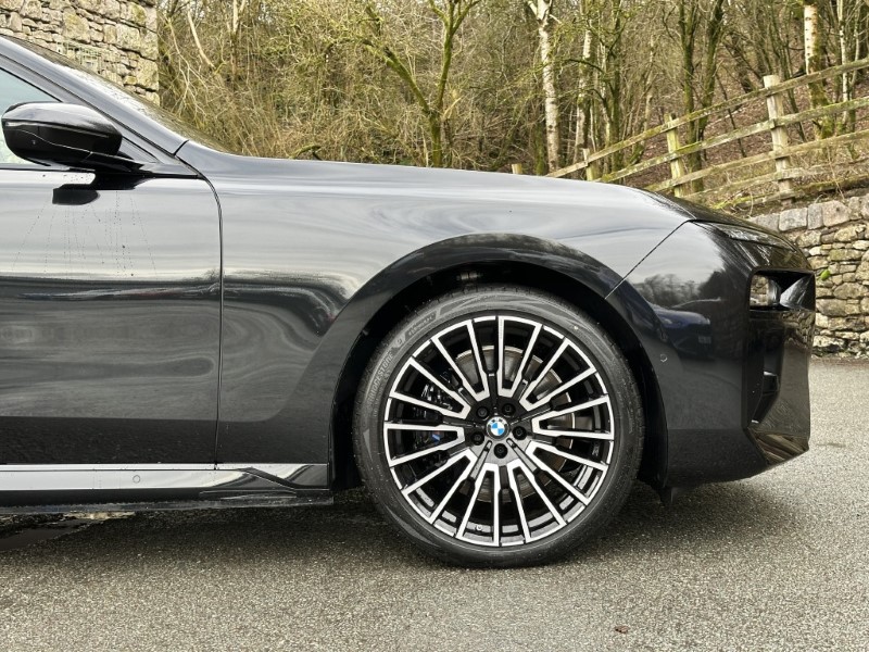 2026 (26) BMW i7 xDrive60 M Sport Pro  5151844