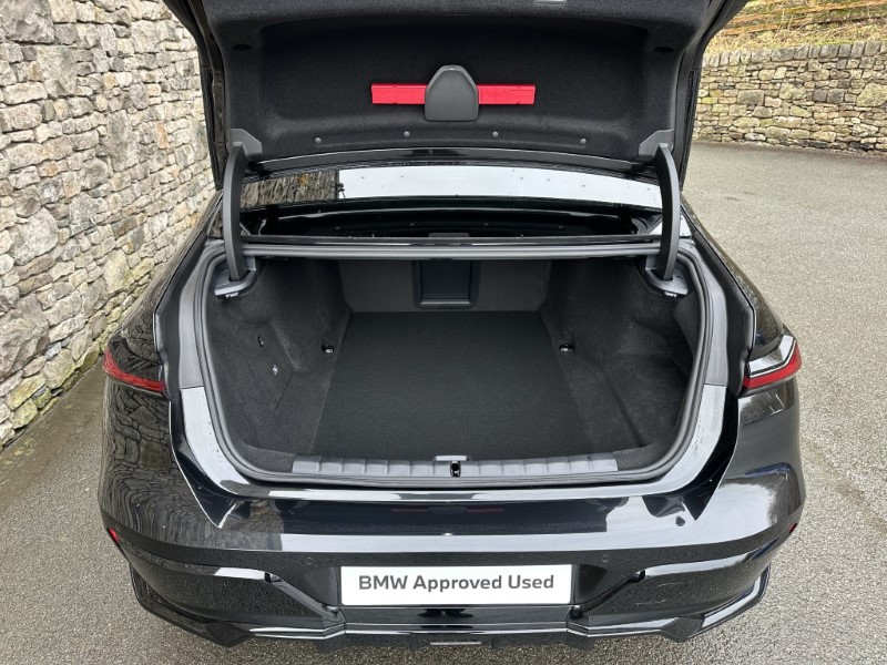 2026 (26) BMW i7 xDrive60 M Sport Pro  5151783