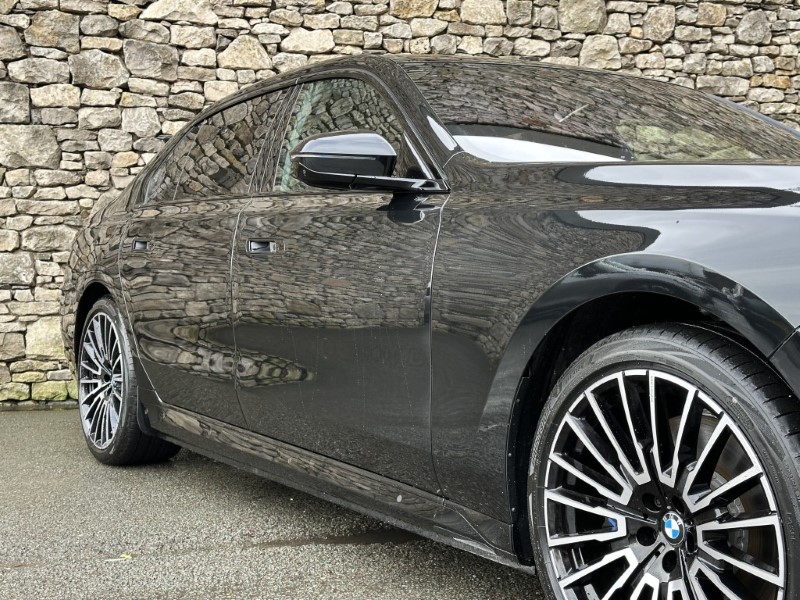 2026 (26) BMW i7 xDrive60 M Sport Pro  5151846