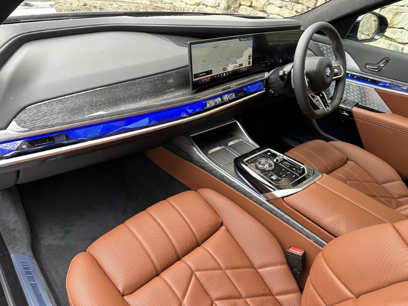 2026 (26) BMW i7 xDrive60 M Sport Pro  5151810