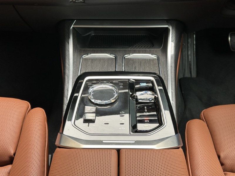 2026 (26) BMW i7 xDrive60 M Sport Pro  5151851