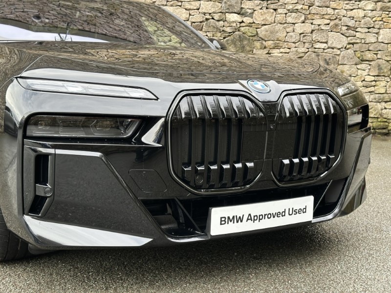 2026 (26) BMW i7 xDrive60 M Sport Pro  5151838