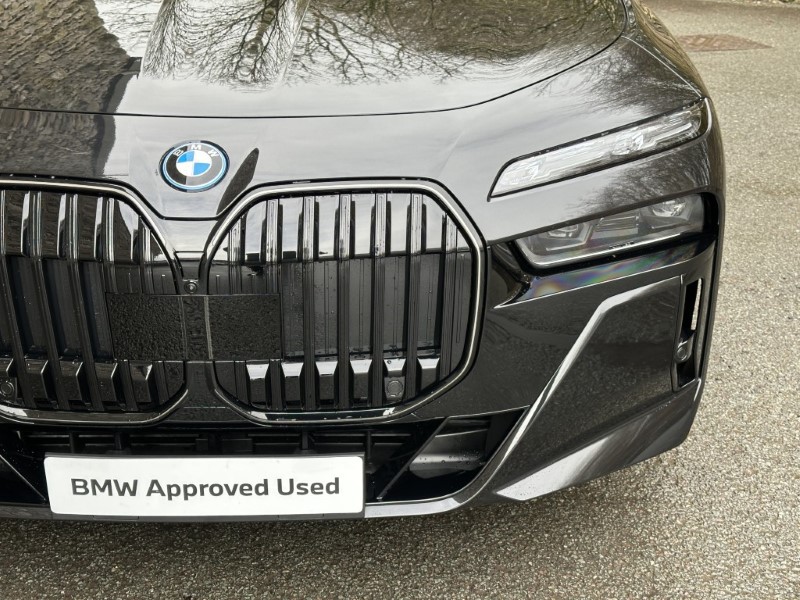2026 (26) BMW i7 xDrive60 M Sport Pro  5151807