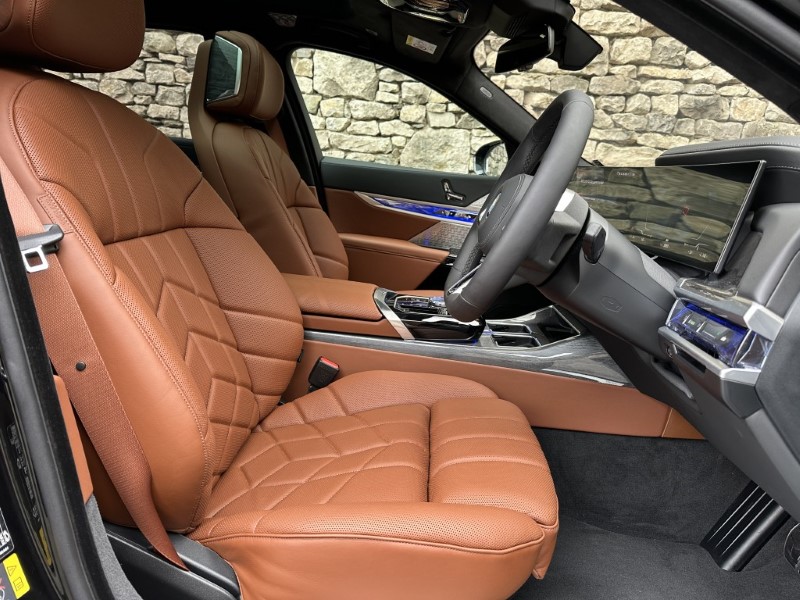 2026 (26) BMW i7 xDrive60 M Sport Pro  5151777