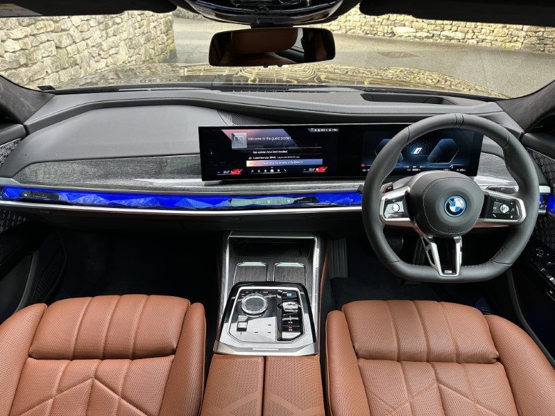 2026 (26) BMW i7 xDrive60 M Sport Pro  5151792