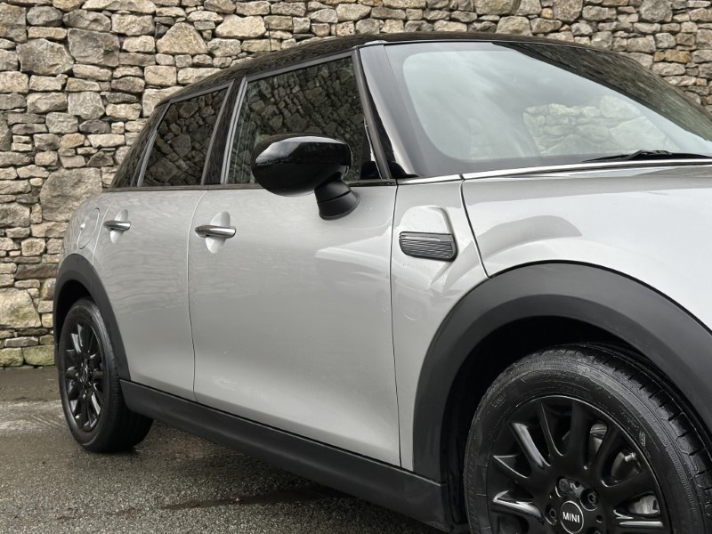 2023 (23) MINI HATCHBACK 1.5 Cooper Classic Premium 5dr Auto 5174778