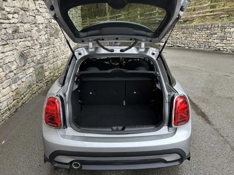 2023 (23) MINI HATCHBACK 1.5 Cooper Classic Premium 5dr Auto 5174748