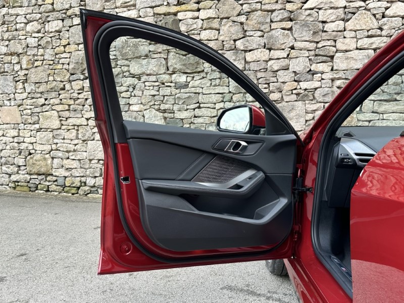 2026 (26) BMW 1 SERIES 120 M Sport 5dr  5162638
