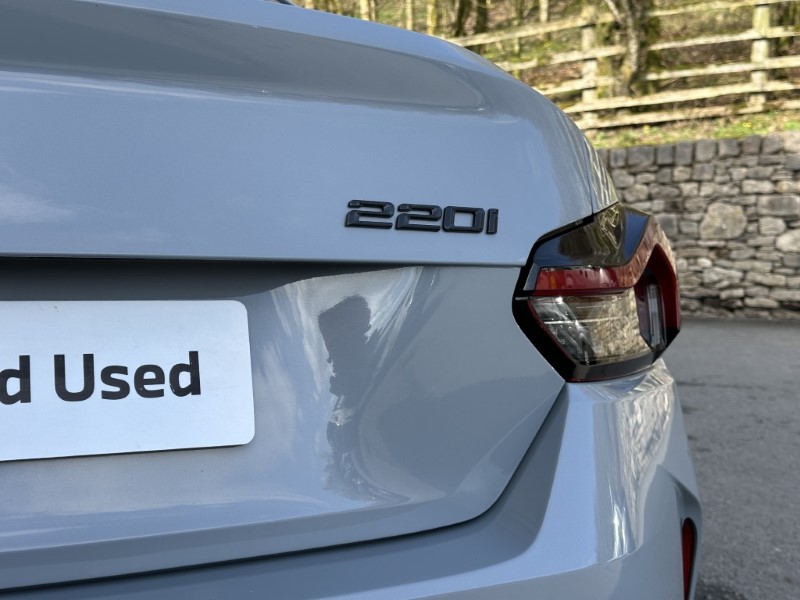 2022 (22) BMW 2 SERIES 220i M Sport 2dr Coupe 5194146
