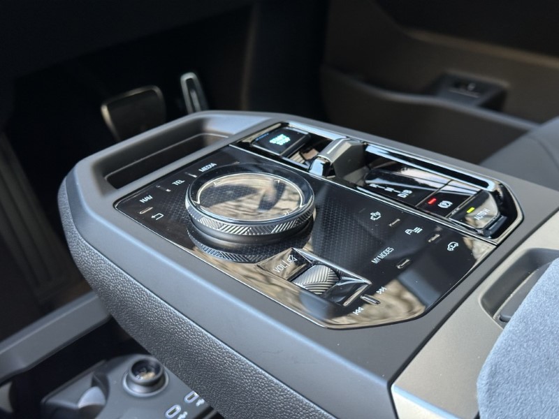 2025 (75) BMW iX 300kW xDrive45 M Sport 101kWh 5dr Auto 5172718