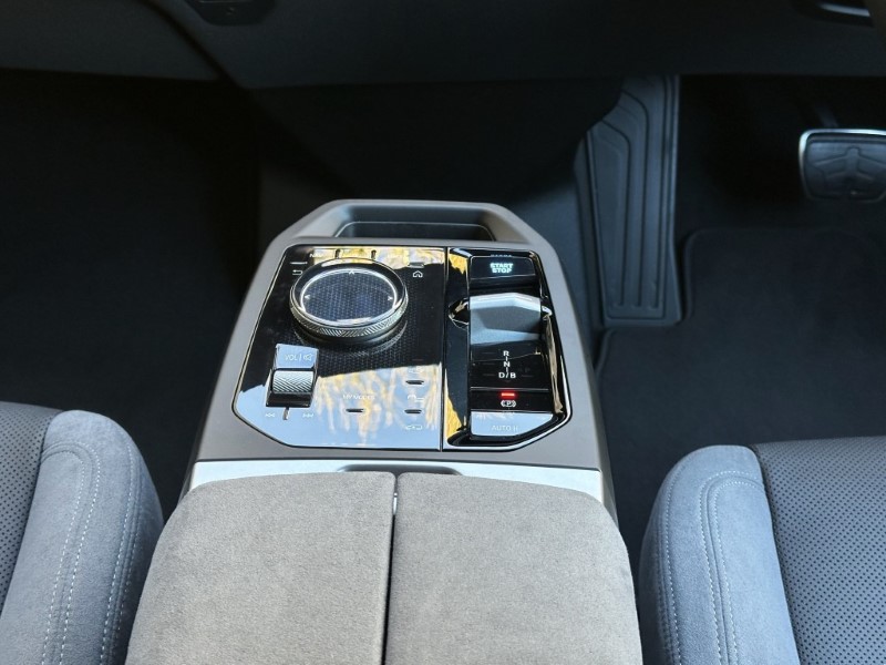 2025 (75) BMW iX 300kW xDrive45 M Sport 101kWh 5dr Auto 5172696