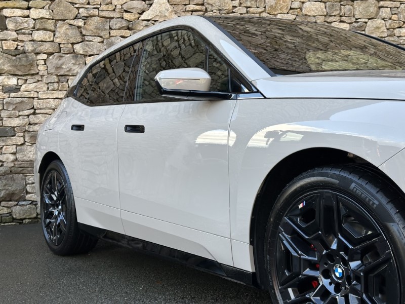 2025 (75) BMW iX 300kW xDrive45 M Sport 101kWh 5dr Auto 5172738