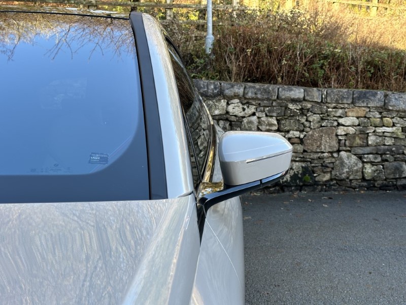 2025 (75) BMW iX 300kW xDrive45 M Sport 101kWh 5dr Auto 5172727