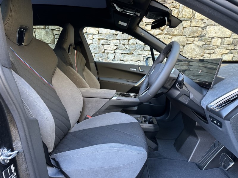 2025 (75) BMW iX 300kW xDrive45 M Sport 101kWh 5dr Auto 5172690