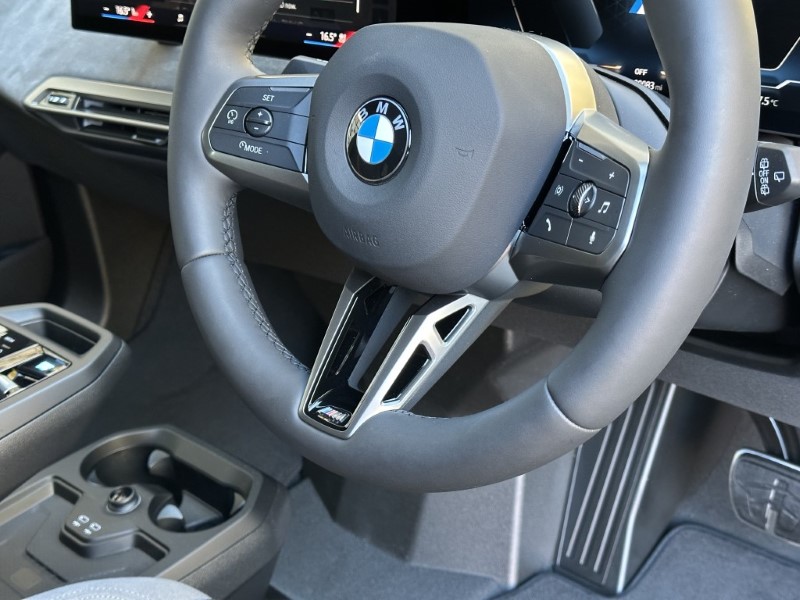 2025 (75) BMW iX 300kW xDrive45 M Sport 101kWh 5dr Auto 5172692