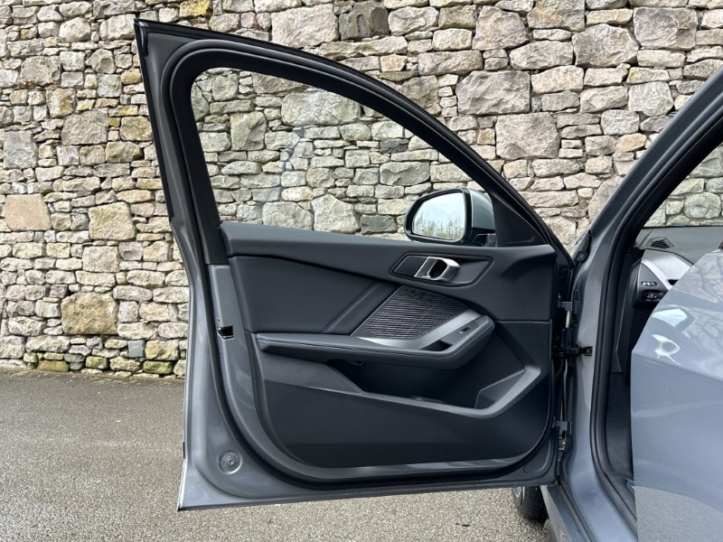 2025 (75) BMW 1 SERIES 120 M Sport 5dr  5239432