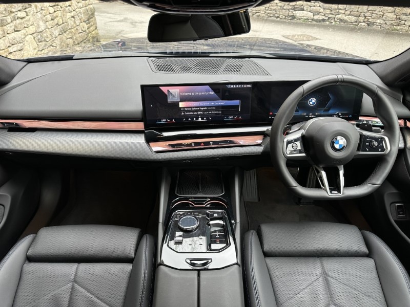 2025 (75) BMW 5 SERIES 520i M Sport Pro Saloon  5195576