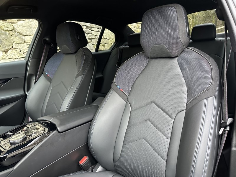 2025 (75) BMW 5 SERIES 520i M Sport Pro Saloon  5195598