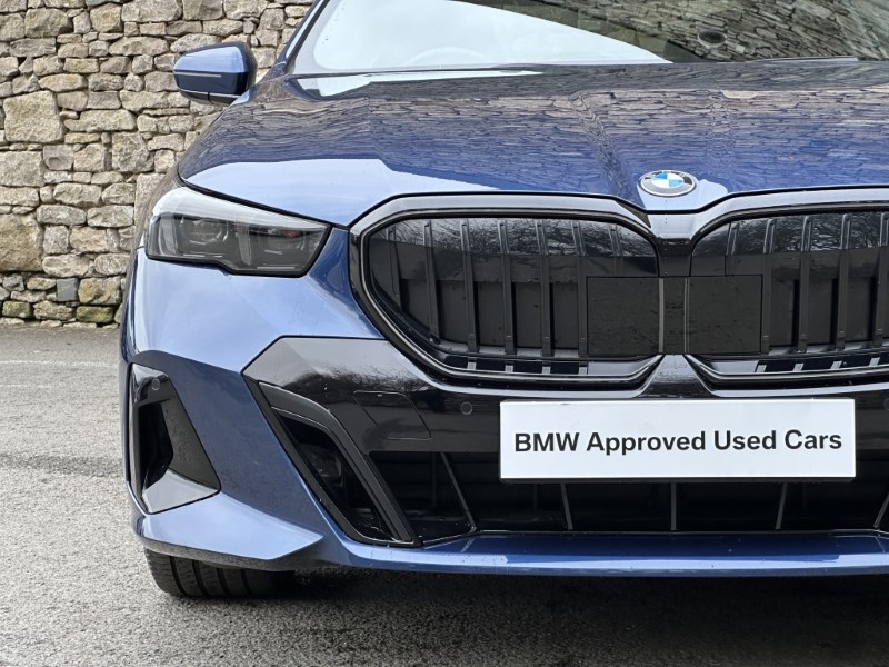 2025 (75) BMW 5 SERIES 520i M Sport Pro Saloon  5195616