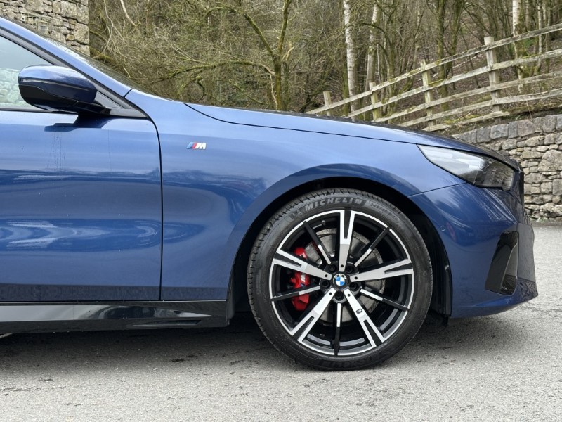 2025 (75) BMW 5 SERIES 520i M Sport Pro Saloon  5195621