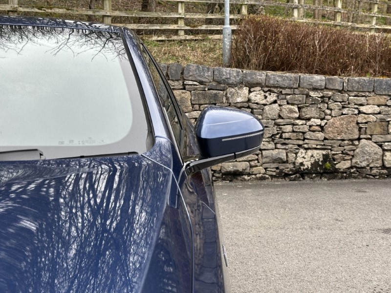 2025 (75) BMW 5 SERIES 520i M Sport Pro Saloon  5195612