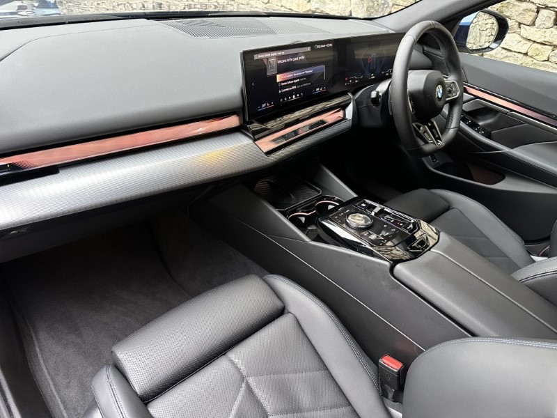 2025 (75) BMW 5 SERIES 520i M Sport Pro Saloon  5195596