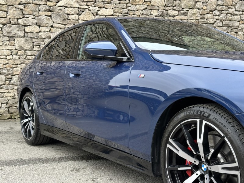 2025 (75) BMW 5 SERIES 520i M Sport Pro Saloon  5195623